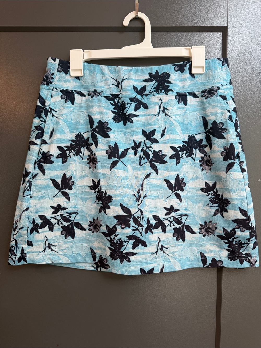 Callaway Light Blue Mini Skirt Skort with Navy Floral Print